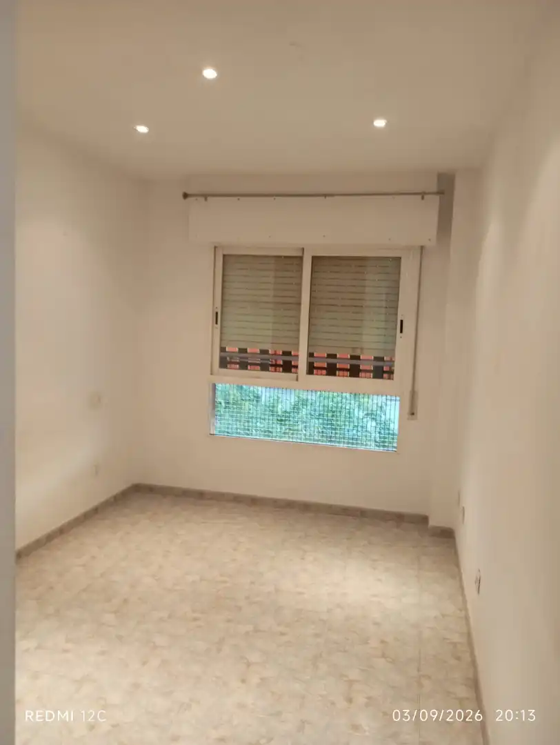 Dormitori de Pis de lloguer en Murcia amb Aire condicionat, Terrassa i Balcó