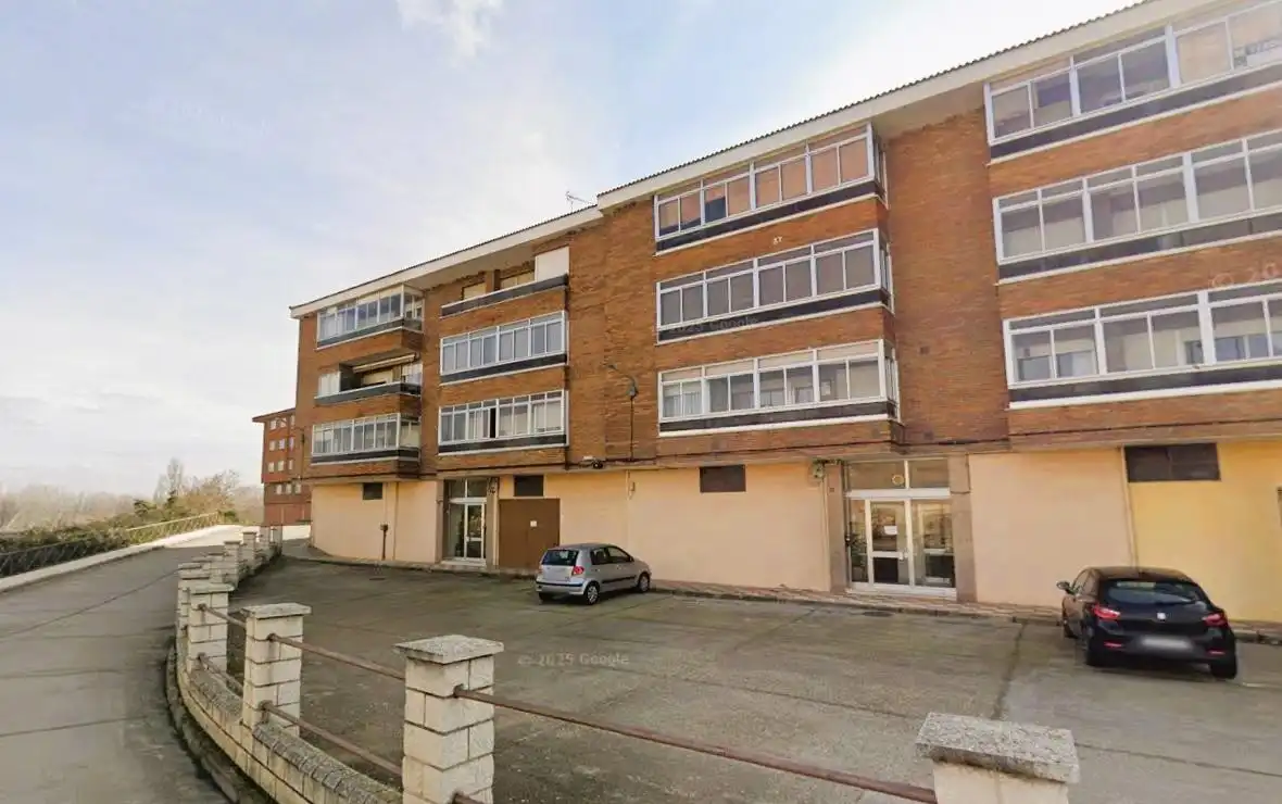 Vista exterior de Piso en venta en Dueñas con Trastero