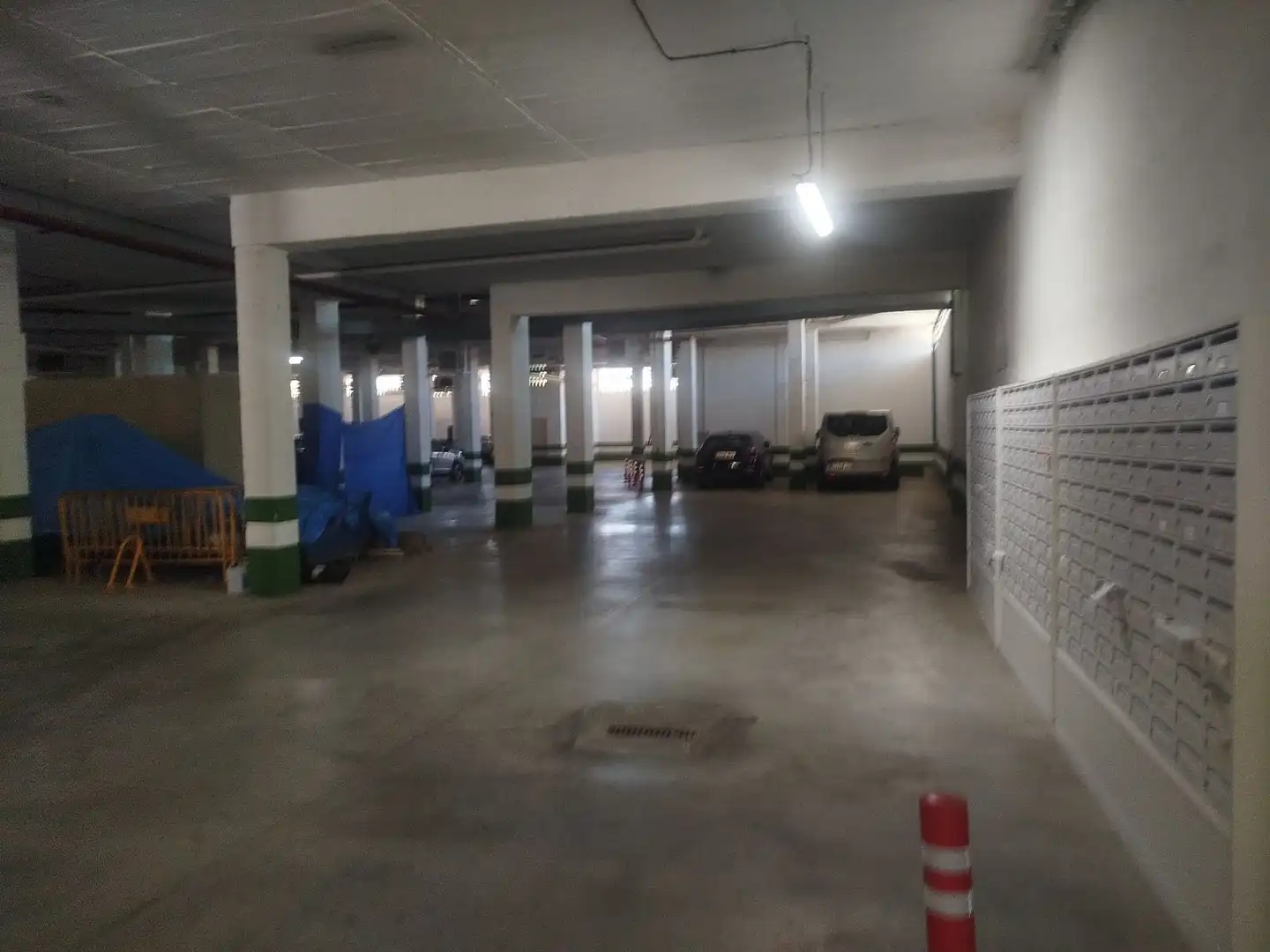 Parking de Piso en venta en Marbella con Aire acondicionado, Terraza y Amueblado