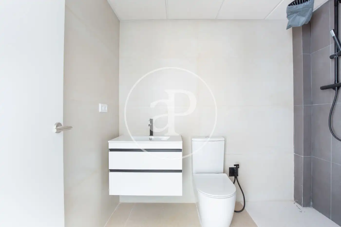 Baño de Casa adosada en venta en Chiva con Aire acondicionado, Calefacción y Jardín privado