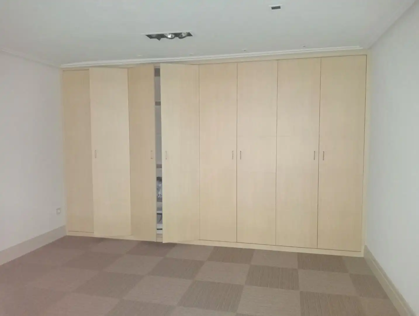 Dormitori de Oficina en venda en Burgos