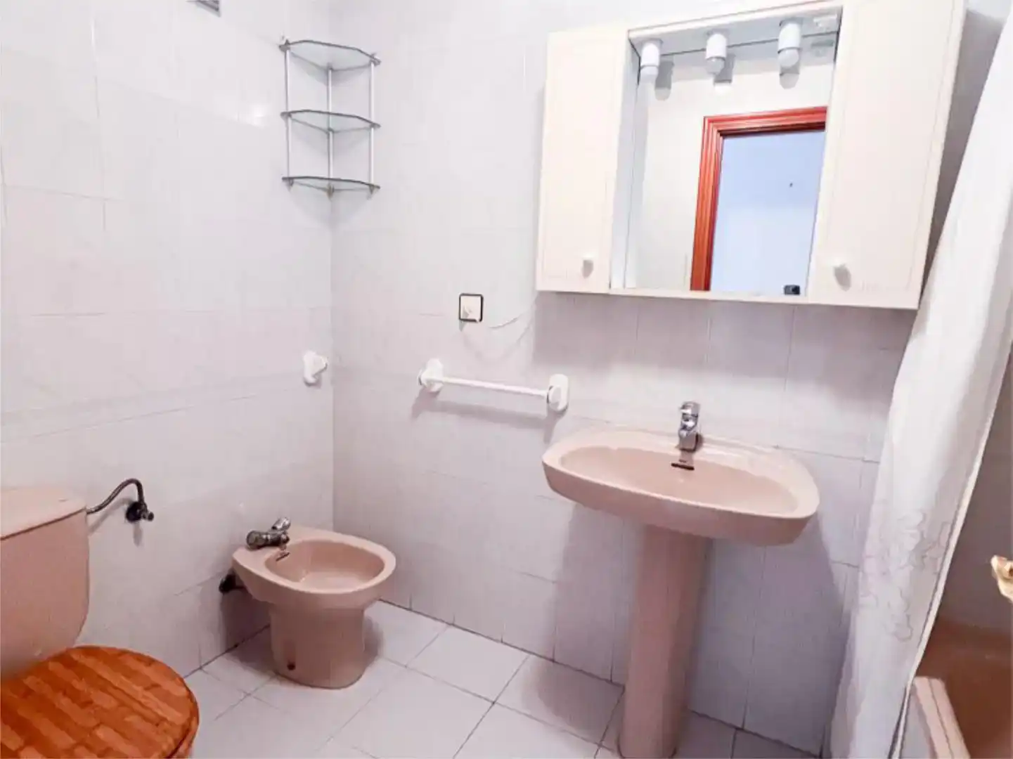 Badezimmer von Wohnungen zur Miete in Salobreña mit Schwimmbad und Balkon