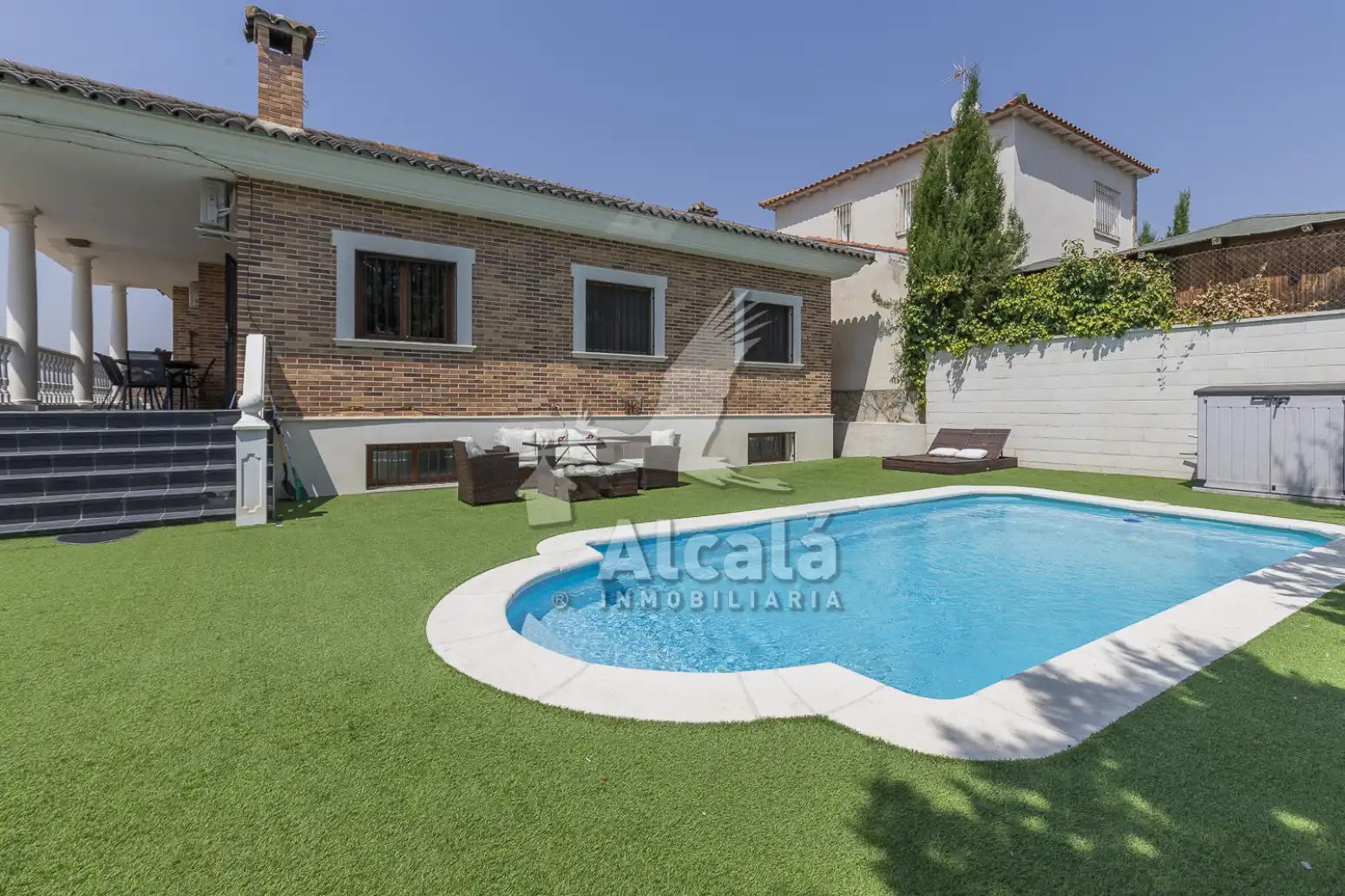 Vista exterior de Casa o xalet en venda en Santa Olalla amb Aire condicionat, Calefacció i Piscina