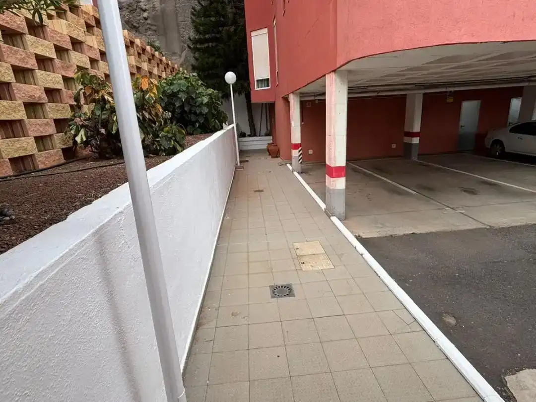Parking de Piso de alquiler en El Rosario con Piscina y Balcón