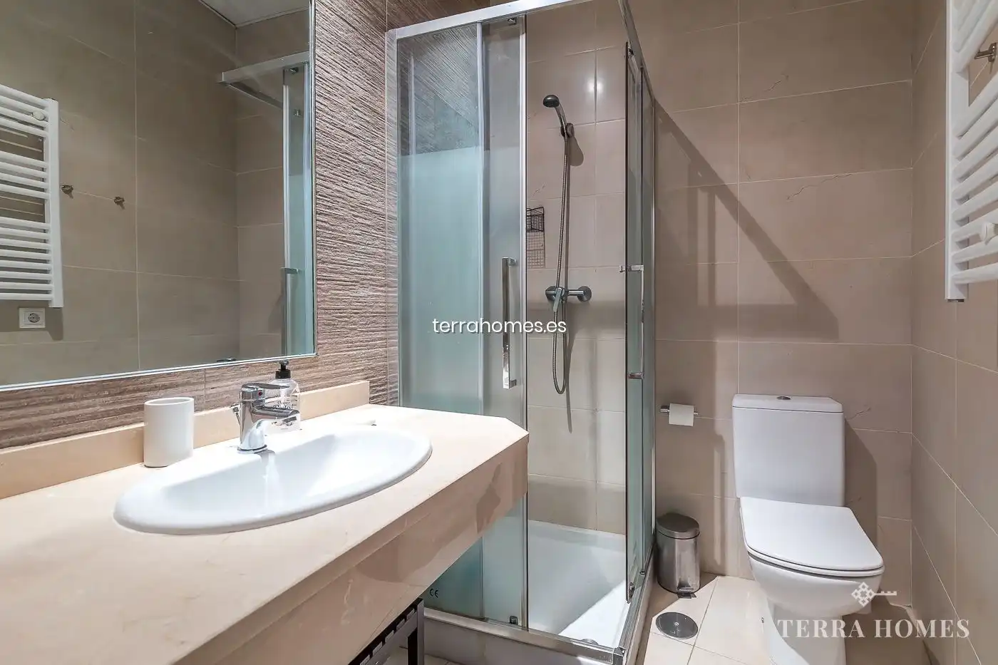 Baño de Apartamento de alquiler en Madrid con Aire acondicionado, Calefacción y Amueblado