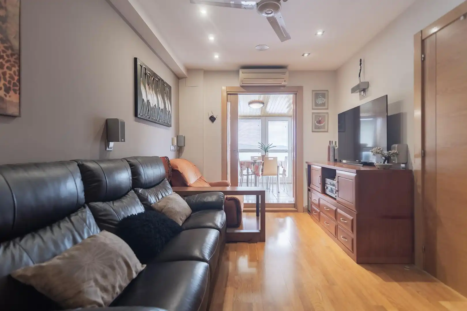 Living room of Attic for sale in  Pamplona / Iruña  with Air Conditioner, Heating and Parquet flooring