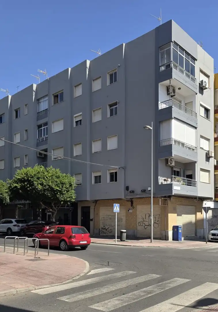 Fotografía del inmueble reportado: 800 €/mes — Almería, Almería