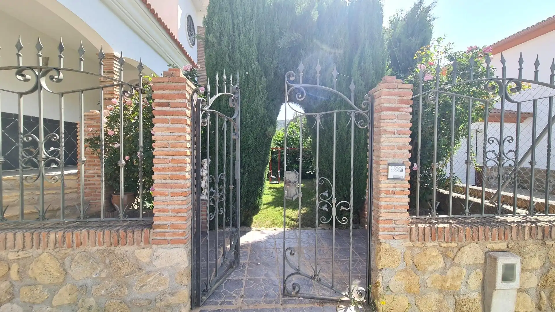 Casa o xalet en venda en La Peza amb Calefacció, Jardí privat i Terrassa