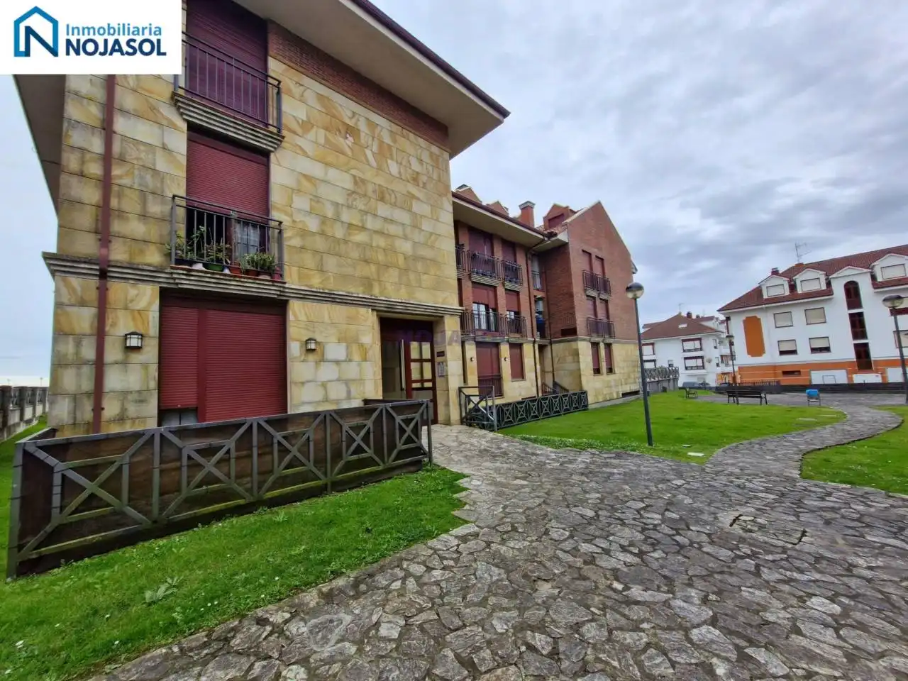 Vista exterior de Apartamento en venta en Meruelo con Calefacción, Amueblado y Balcón