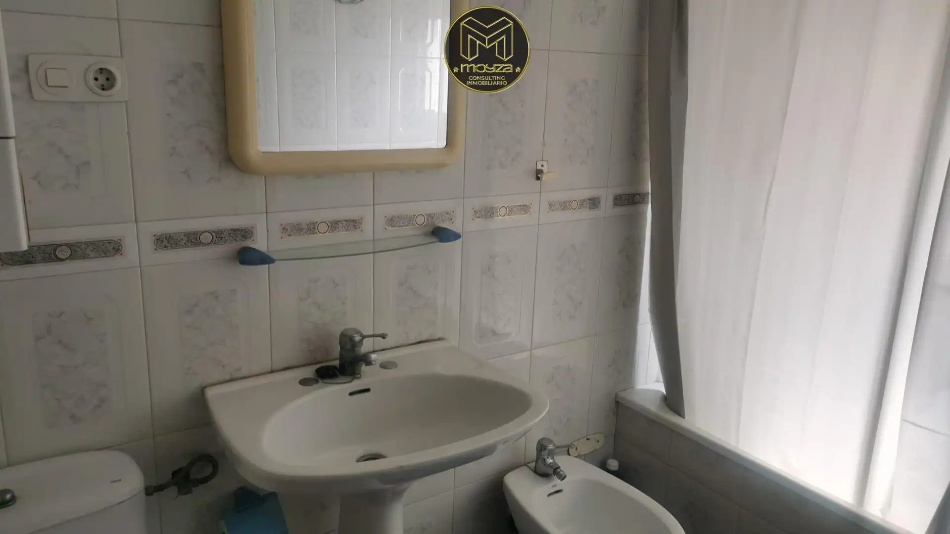Bany de Pis en venda en Jaén amb Balcó
