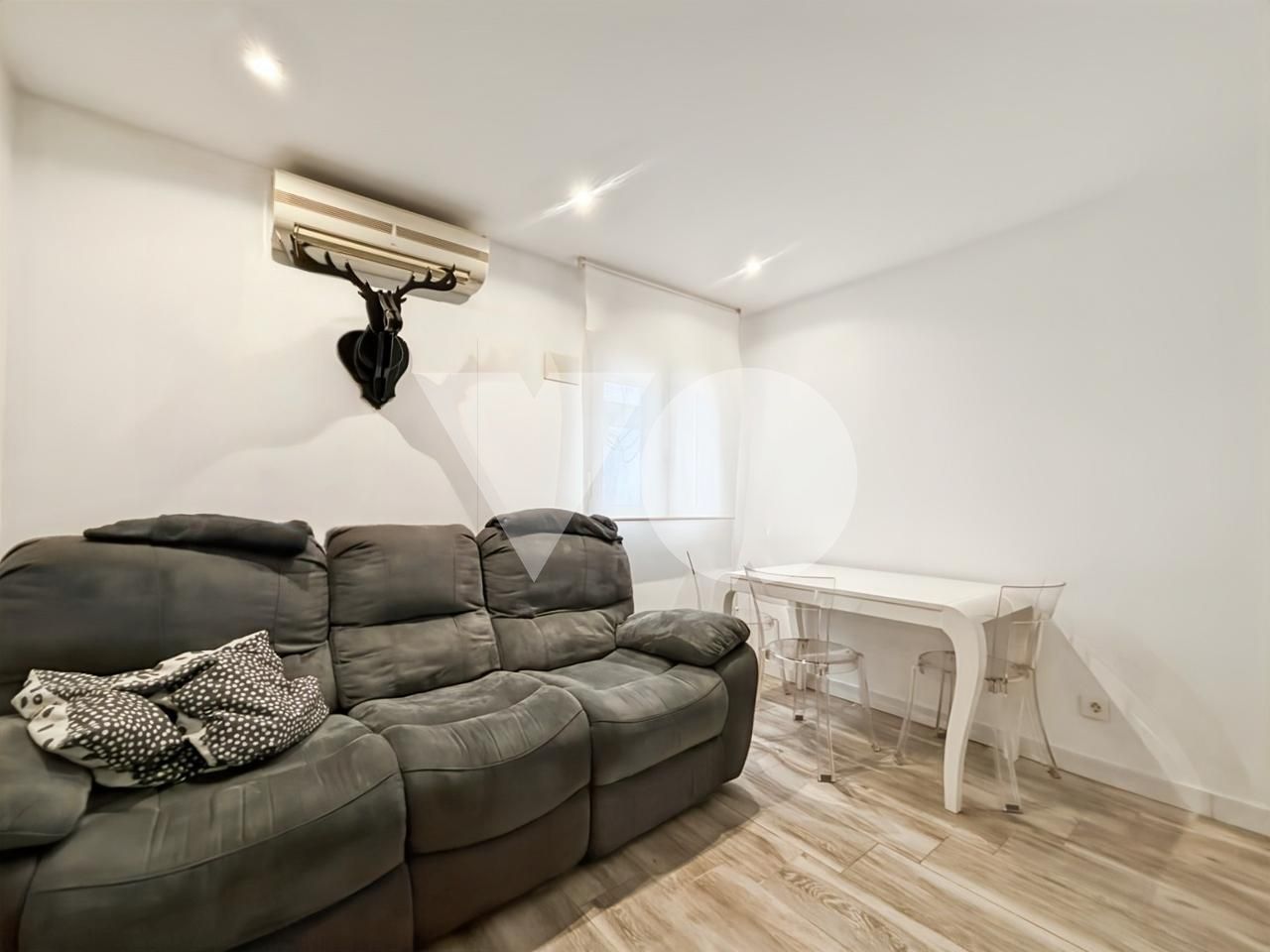 Sala d'estar de Planta baixa en venda en  Madrid Capital amb Aire condicionat i Moblat