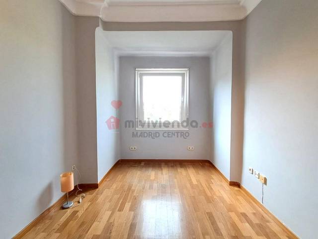 Piso en Alquiler en De San Ernesto en Ciudad Jardín