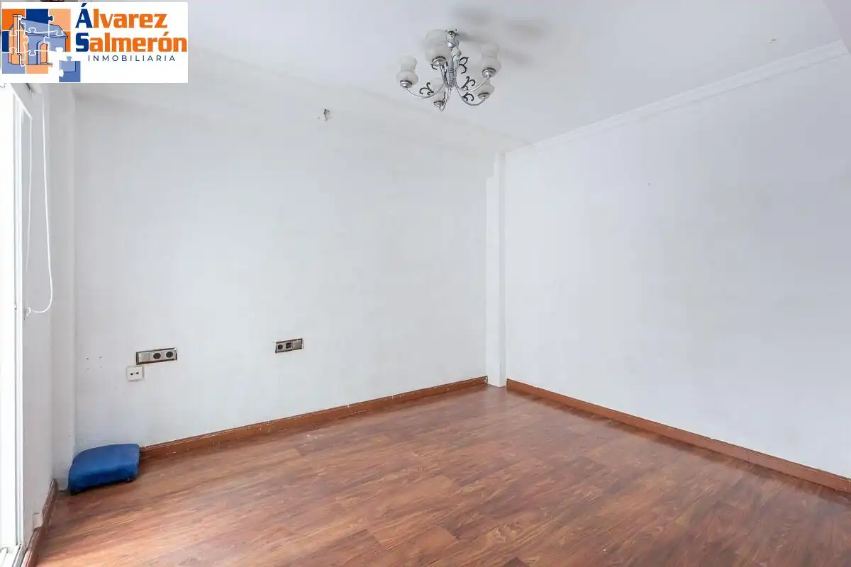 Habitación de Piso en venta en Granada con Calefacción y Trastero