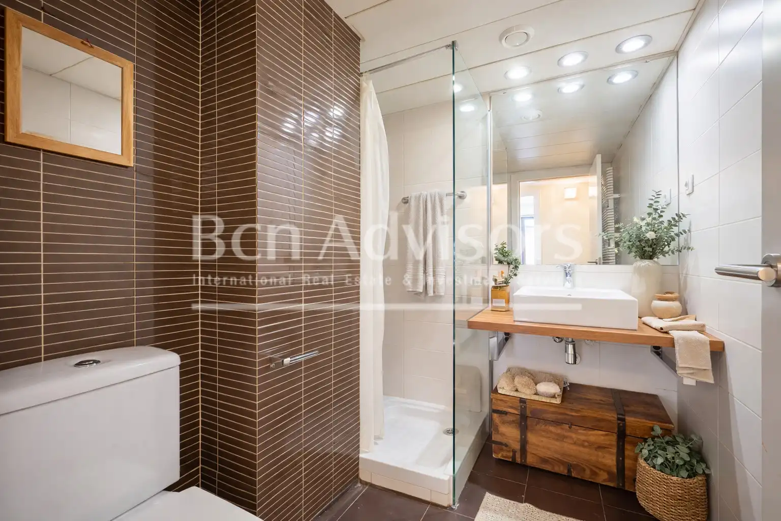 Bathroom of Flat for sale in Barcelona  with Air Conditioner, Heating and Parquet flooring