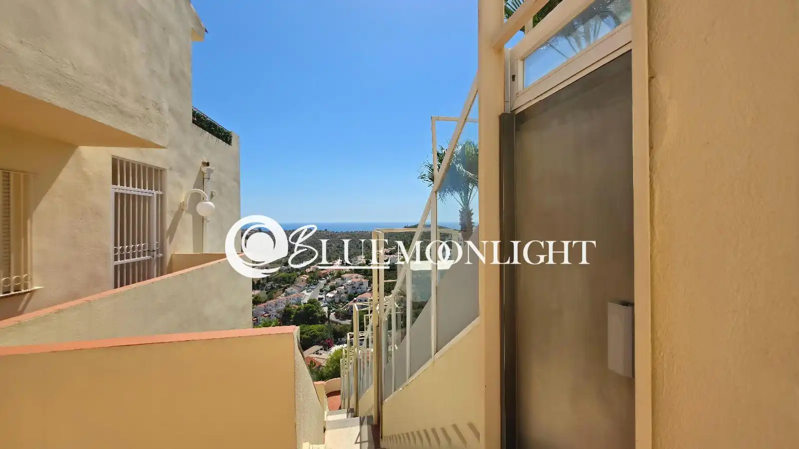 Vista exterior de Dúplex en venta en Peñíscola / Peníscola con Aire acondicionado, Calefacción y Jardín privado