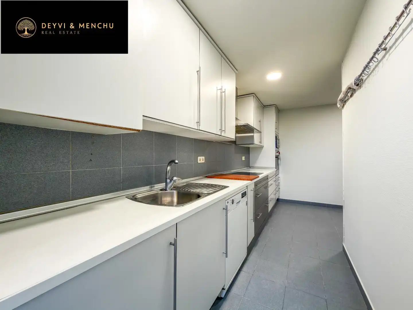 Cocina de Ático de alquiler en Pozuelo de Alarcón con Aire acondicionado, Jardín privado y Parquet