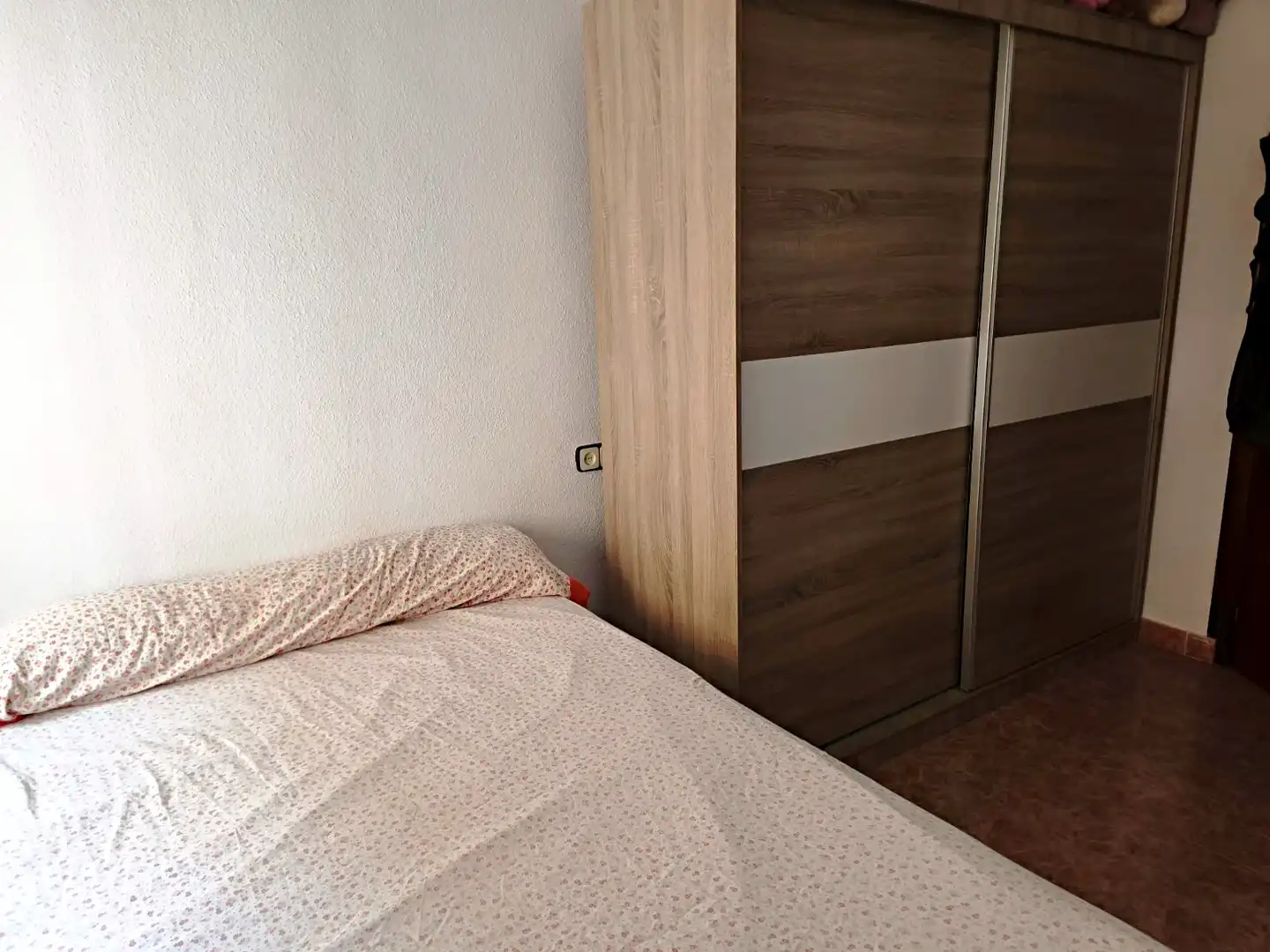 Habitación de Casa adosada en venta en Málaga con Aire acondicionado, Terraza y Amueblado