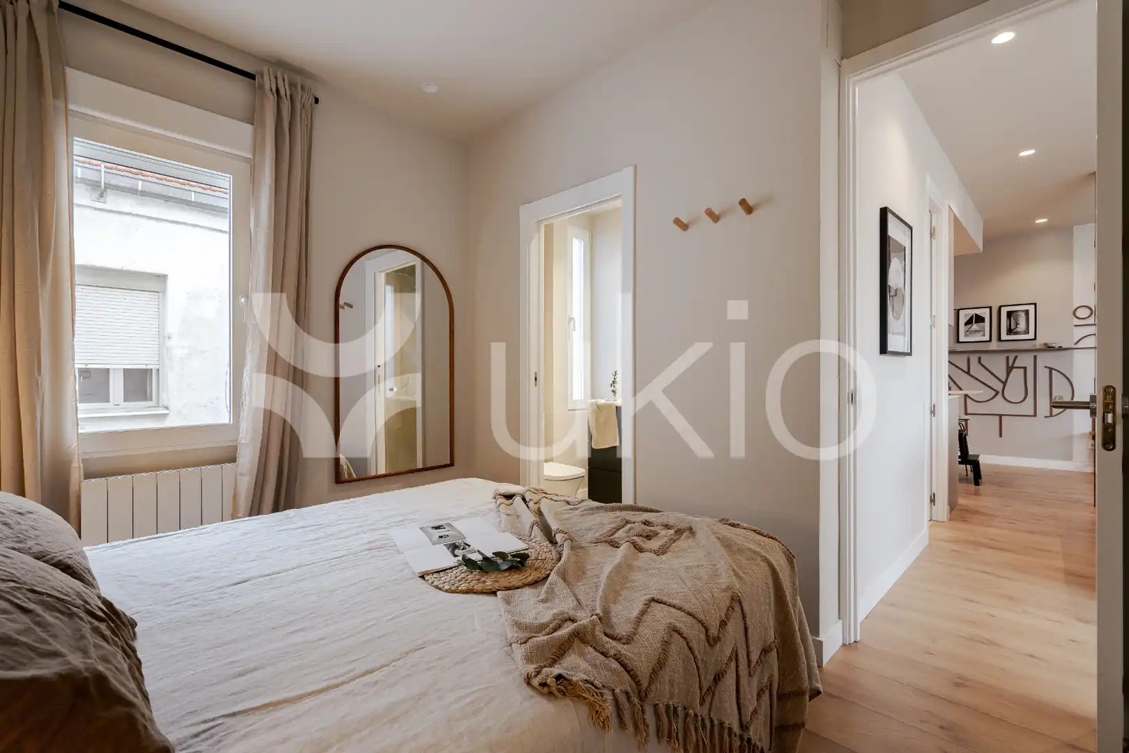 Dormitori de Apartament de lloguer en Madrid amb Aire condicionat, Calefacció i Terrassa