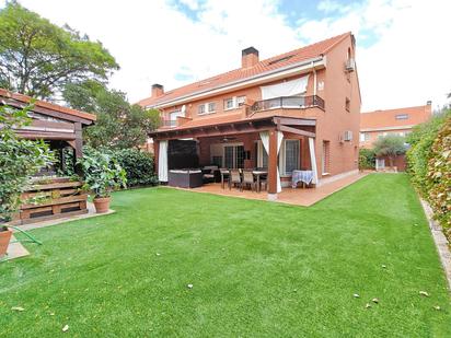 Jardí de Casa adosada en venda en Algete amb Aire condicionat, Jardí privat i Terrassa