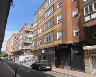 Exterior view of Flat for sale in Valladolid Capital  with Terrace and Balcony