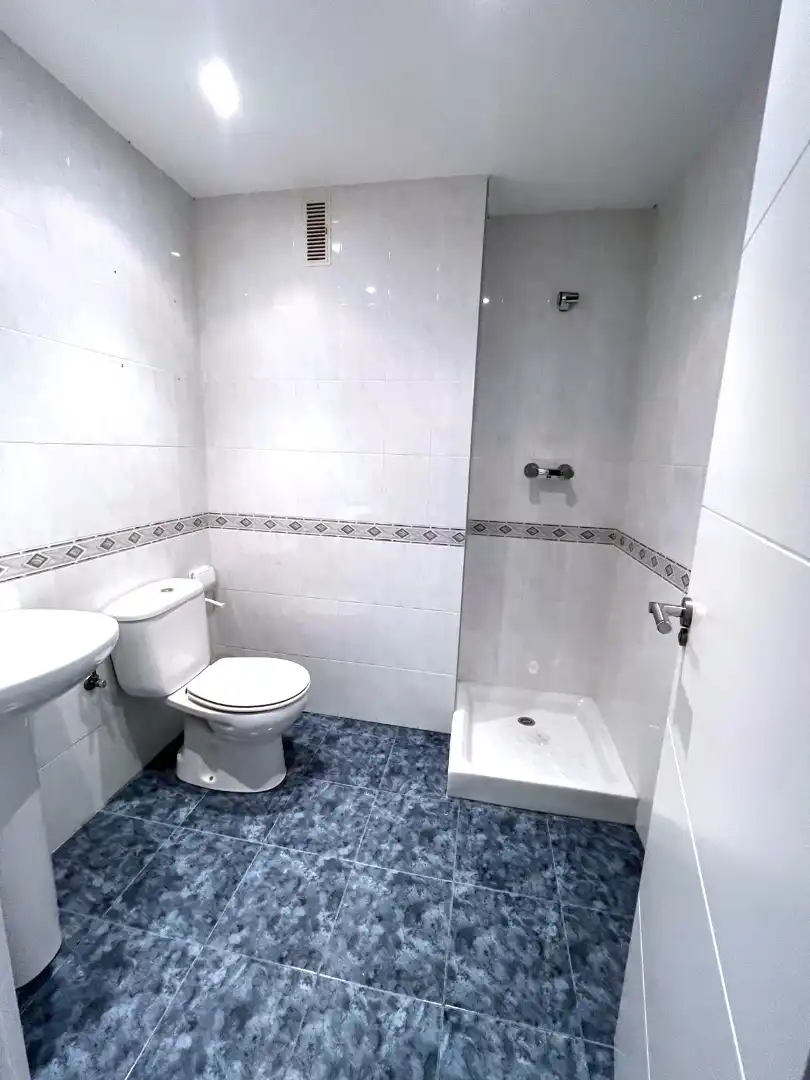 Baño de Piso en venta en Castro-Urdiales con Calefacción, Jardín privado y Parquet