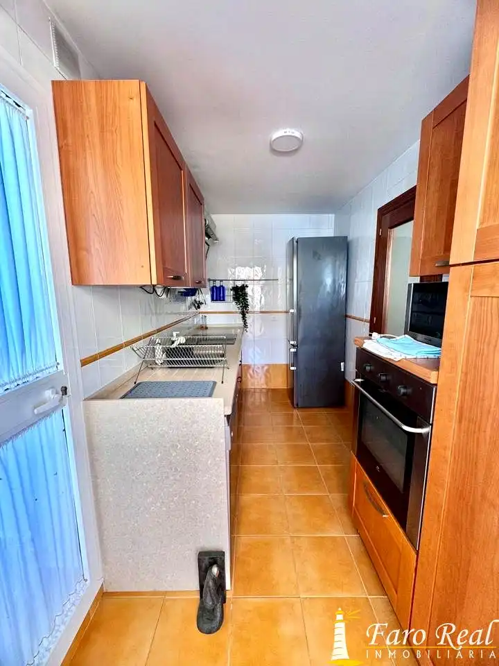 Cuina de Àtic de lloguer en Sanlúcar de Barrameda amb Aire condicionat, Terrassa i Moblat