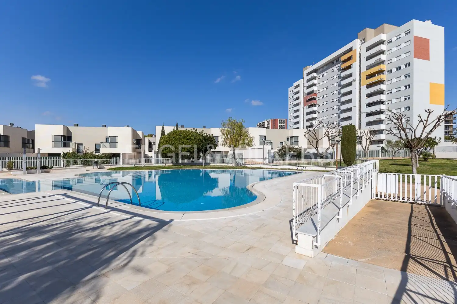 Piscina de Casa o xalet en venda en Paterna amb Aire condicionat, Calefacció i Jardí privat