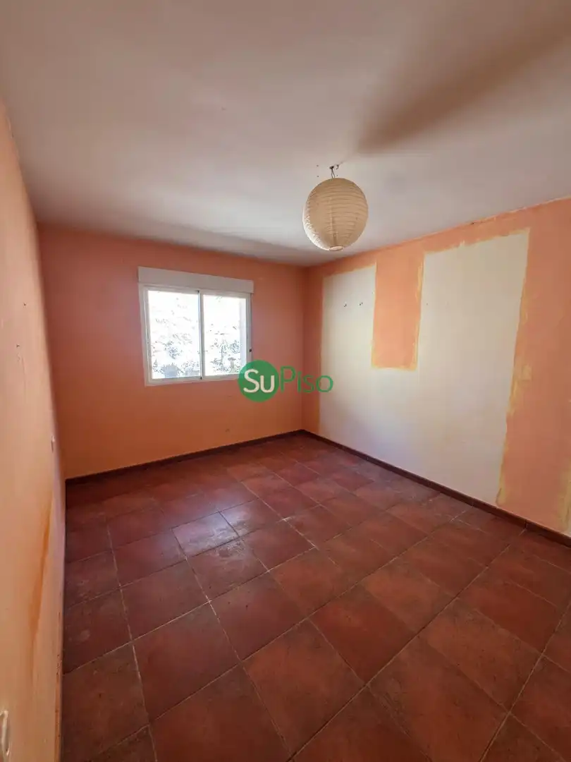 Dormitori de Casa o xalet en venda en San Martín de Valdeiglesias amb Jardí privat