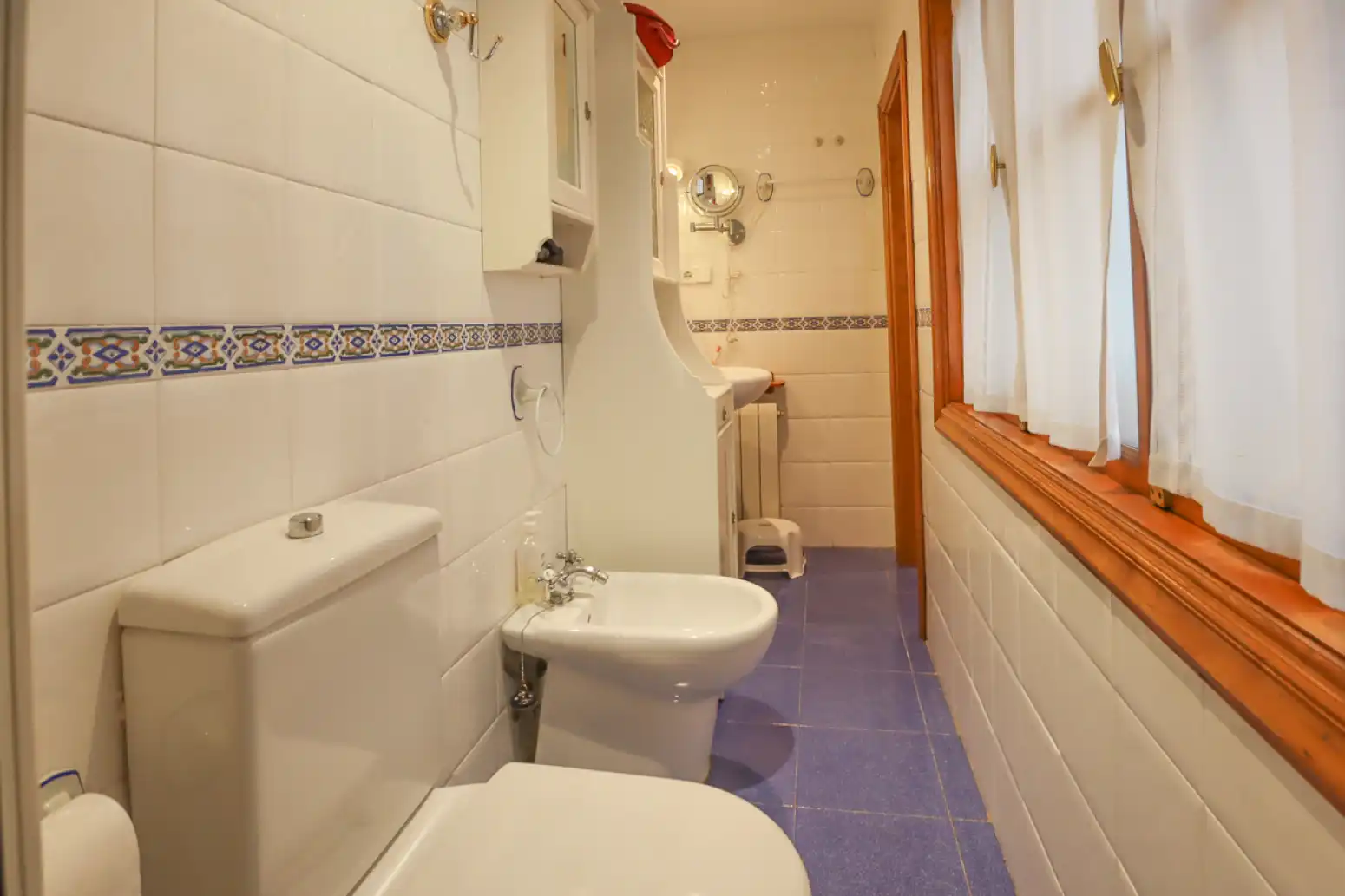 Bathroom of Flat for sale in Oviedo   with Heating, Parquet flooring and Terrace