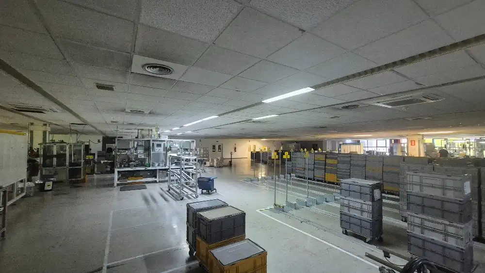 Fabrikhallen zur Miete in Cerdanyola del Vallès mit Heizung und Alarm