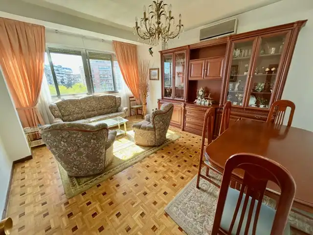 Sala d'estar de Pis en venda en Madrid amb Calefacció, Terrassa i Moblat