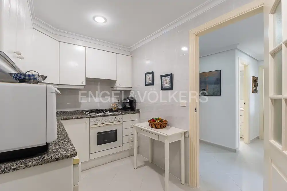 Küche von Wohnung zum Verkauf in Valencia mit Heizung, Privatgarten und Terrasse