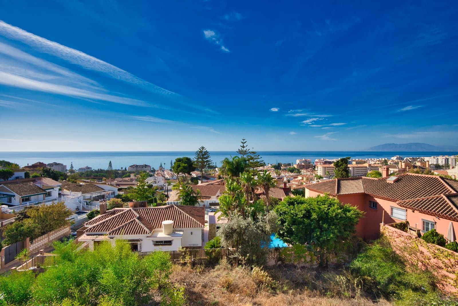 Vista exterior de Casa o xalet en venda en Rincón de la Victoria amb Aire condicionat, Jardí privat i Terrassa
