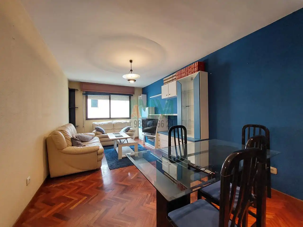 Sala de estar de Piso de alquiler en Ourense Capital  con Calefacción, Parquet y Amueblado