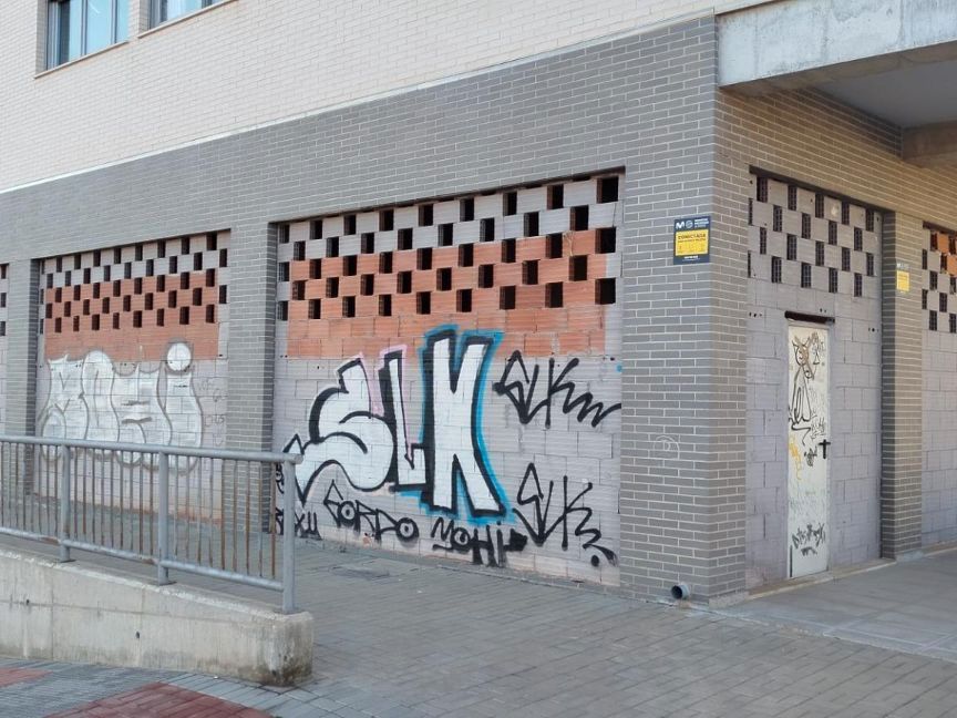 Vista exterior de Local en venda en El Campello