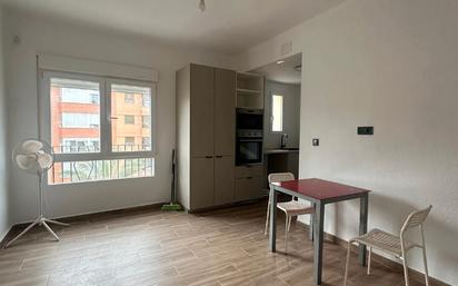 Bedroom of Flat for sale in  Valencia Capital