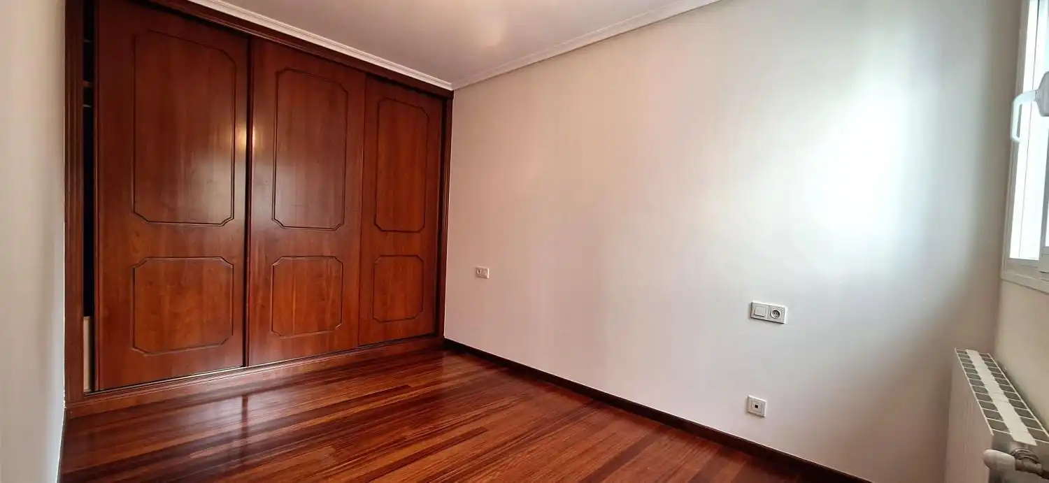 Habitación de Piso en venta en Barakaldo  con Calefacción y Trastero