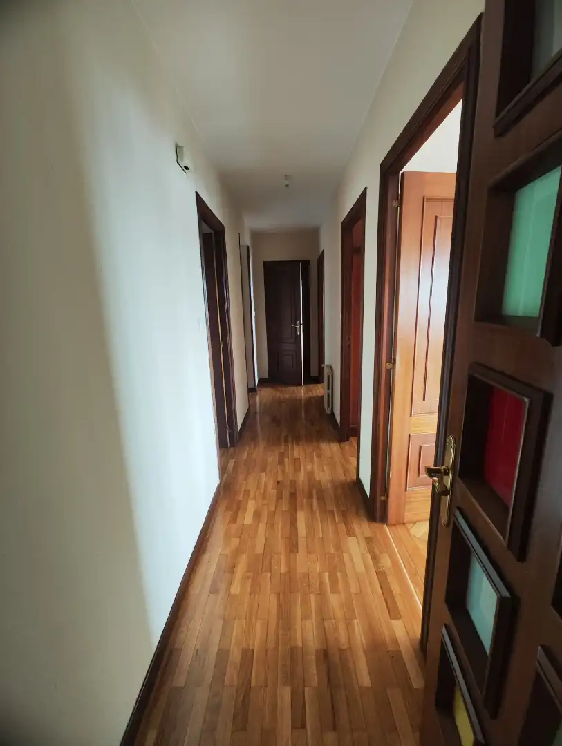 Piso de alquiler en Santiago de Compostela  con Calefacción, Parquet y Horno