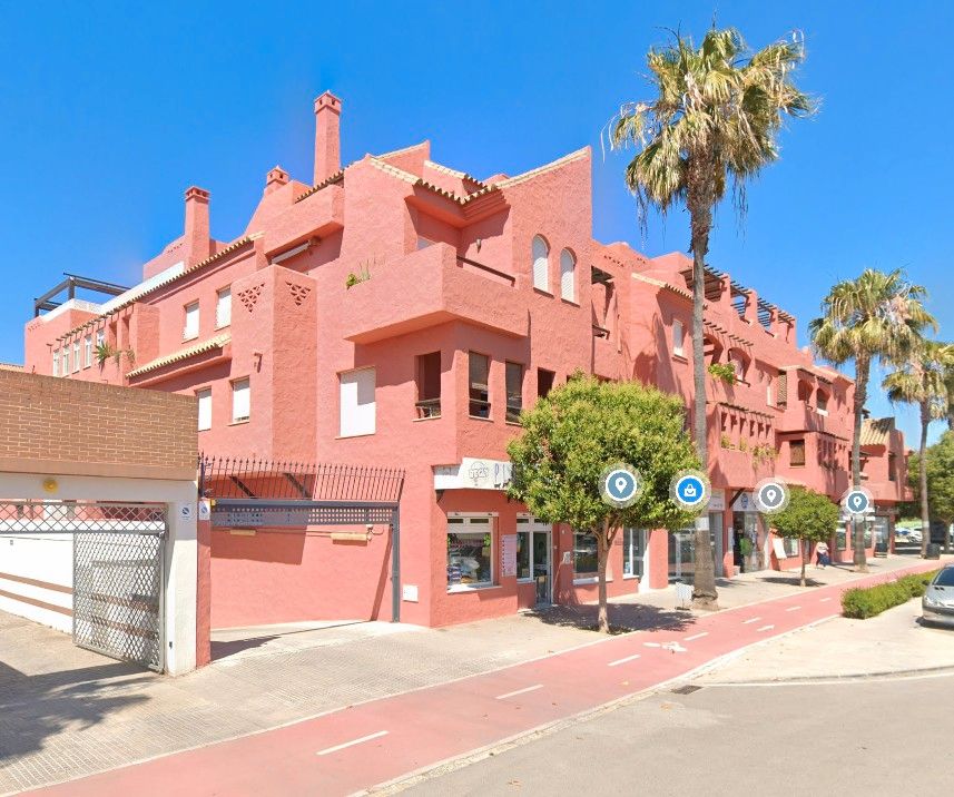 Vista exterior de Pis en venda en Rota amb Jardí privat, Terrassa i Traster