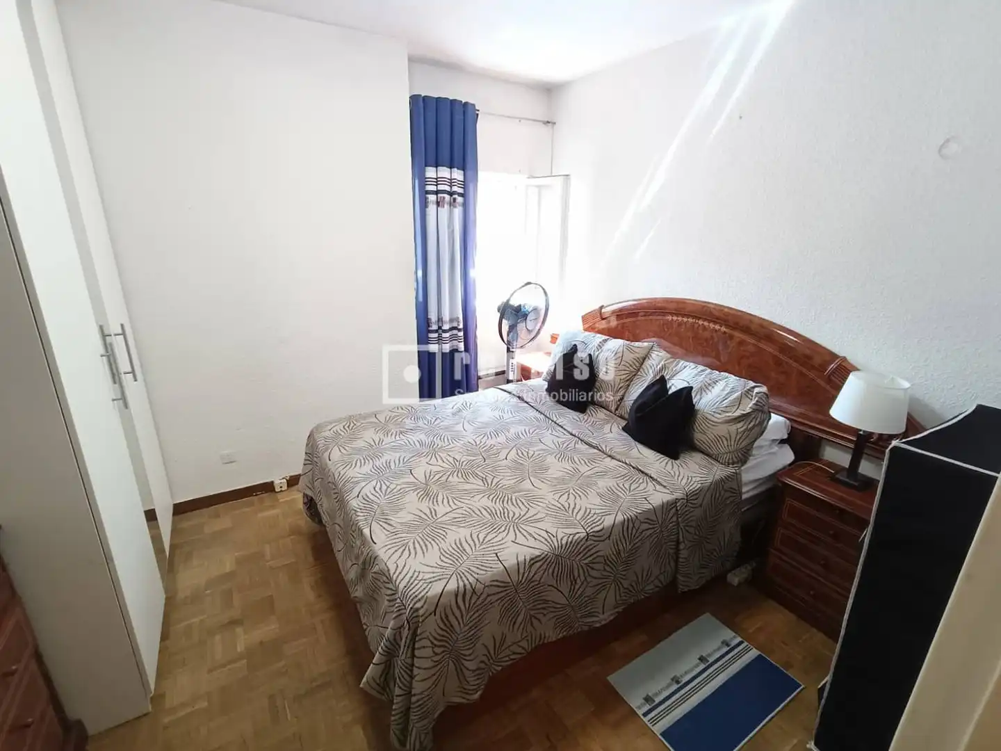 Dormitori de Pis en venda en Madrid amb Calefacció, Terrassa i Moblat