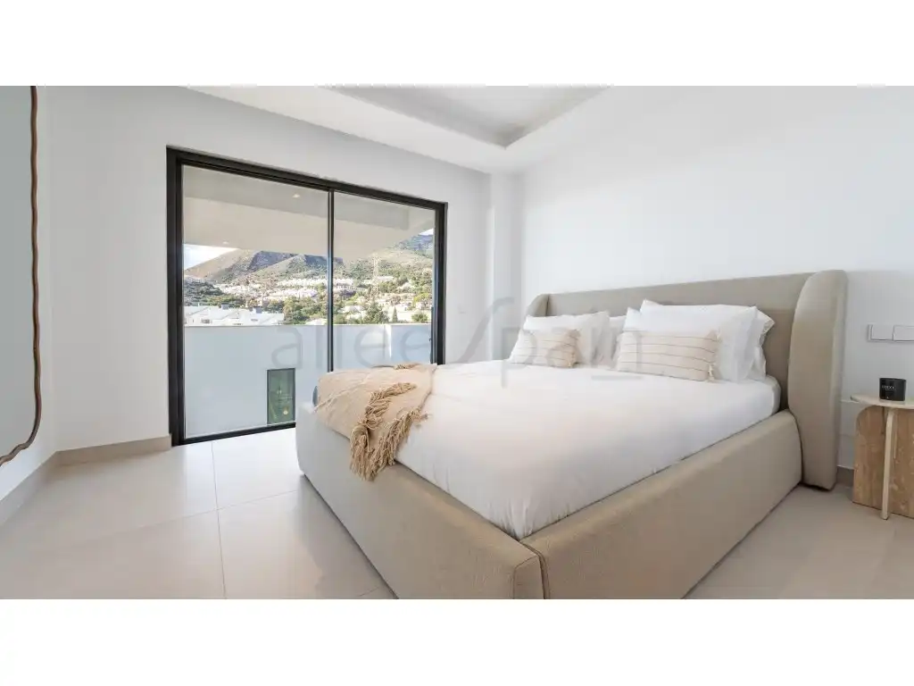 Dormitori de Casa o xalet en venda en Benalmádena amb Aire condicionat, Piscina i Moblat