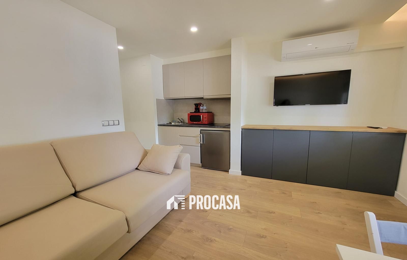 Sala d'estar de Pis en venda en Empuriabrava amb Aire condicionat, Calefacció i Moblat