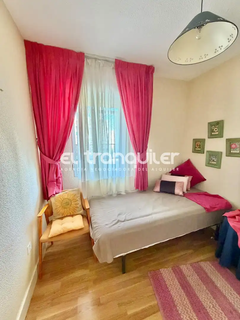 Habitación de Piso de alquiler en Madrid con Aire acondicionado, Terraza y Amueblado