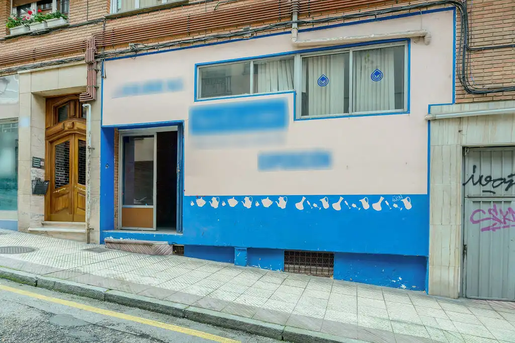 Außenansicht von Geschaftsraum zum Verkauf in Oviedo 