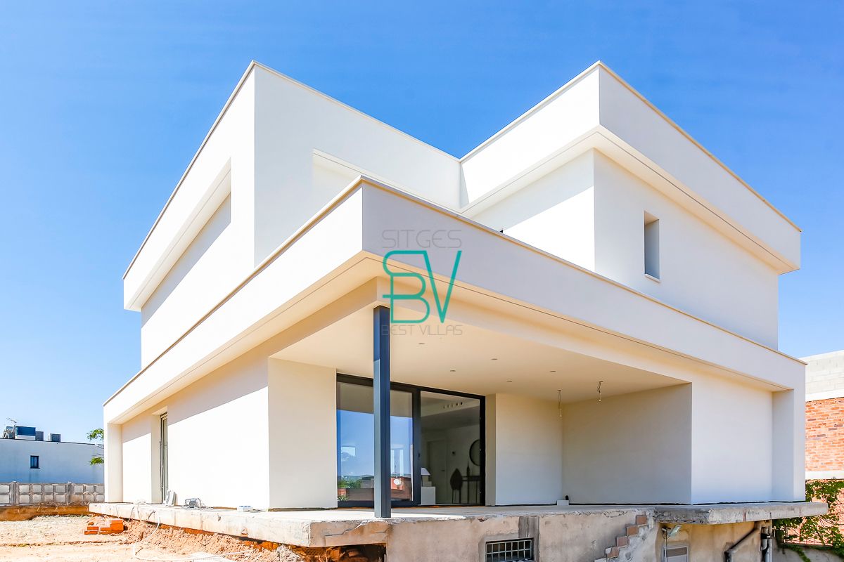 Exterior view of House or chalet for sale in Vilanova i la Geltrú  with Air Conditioner, Heating and Private garden