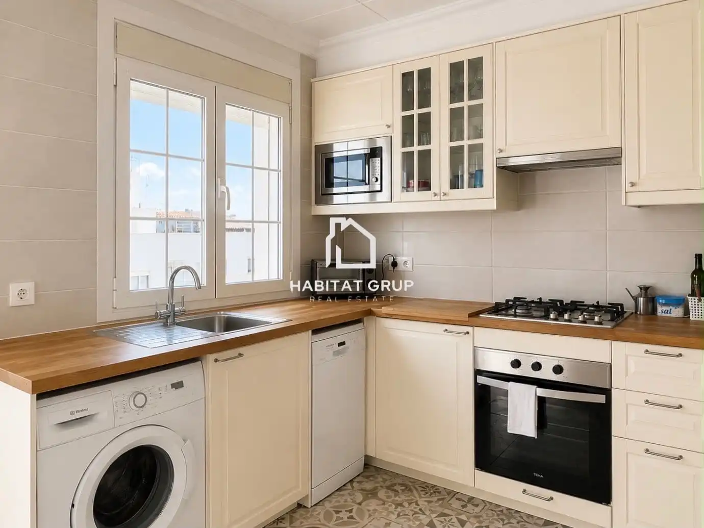 Kitchen of Flat for sale in Es Castell  with Air Conditioner and Terrace