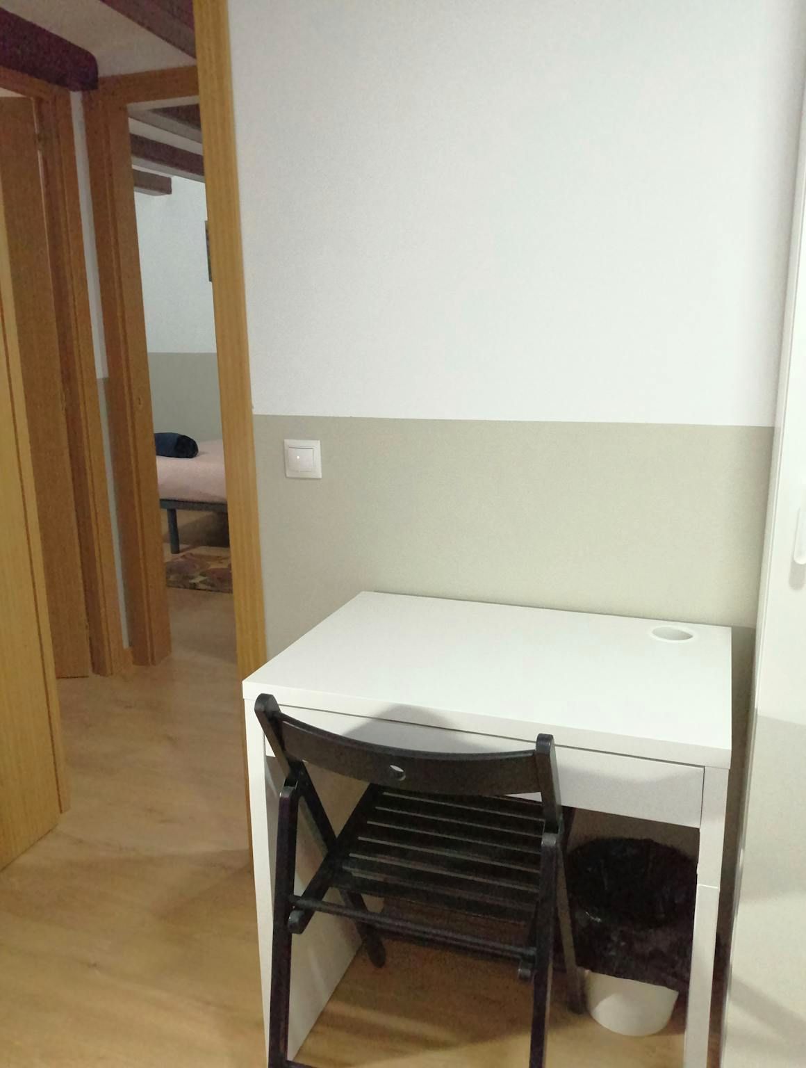 Bedroom of Flat to share in  Barcelona Capital  with Washing machine