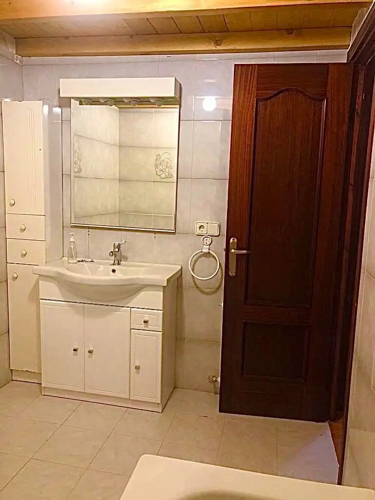 Baño de Casa o chalet en venta en Arenas de Iguña con Calefacción, Parquet y Terraza