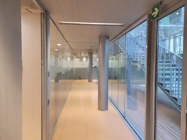 Büro zur Miete in Barcelona mit Klimaanlage, Heizung und Terrasse