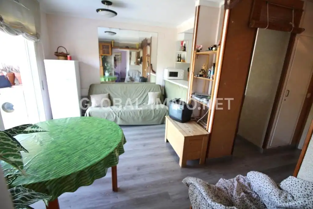 Sala d'estar de Apartament en venda en Roses amb Terrassa i Moblat